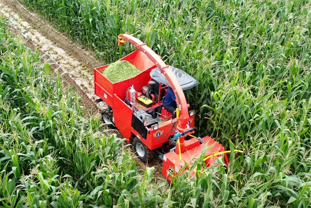 1.480m Drag Type Feed Harvester