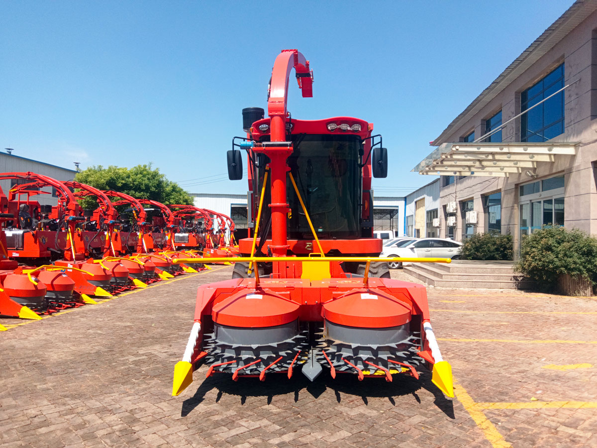 2.220m Self Propelled Forage Harvester