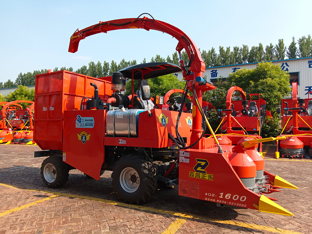 Self Propelled Silage Chopper