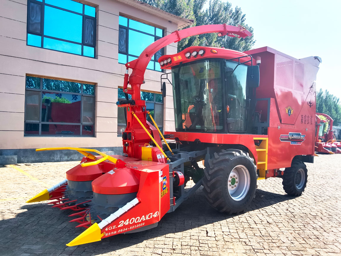 2.220m Self-Propelled Forage Harvesting Machinery