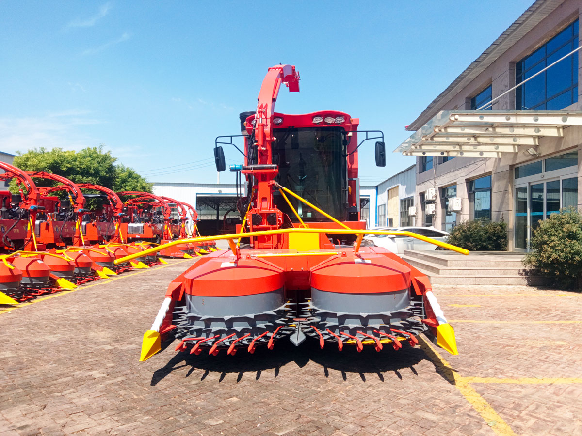 Self Propelled Fodder Harvester