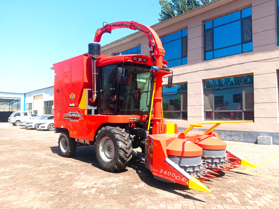 Self Propelled Forage Harvester